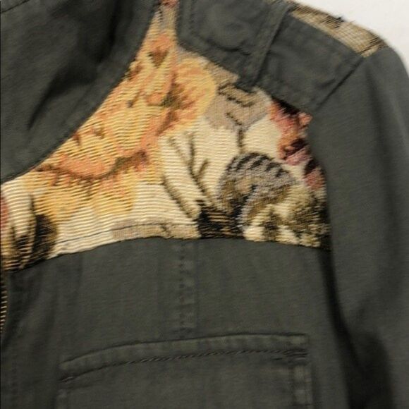 Others Follow floral accent olive green zip light jacket New Condition Small - Picture 3 of 7